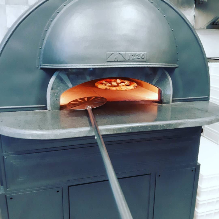 IZZO FORNI - Four électrique Napoletano Tutto Nero - 6 pizzas | Pizza Boutique