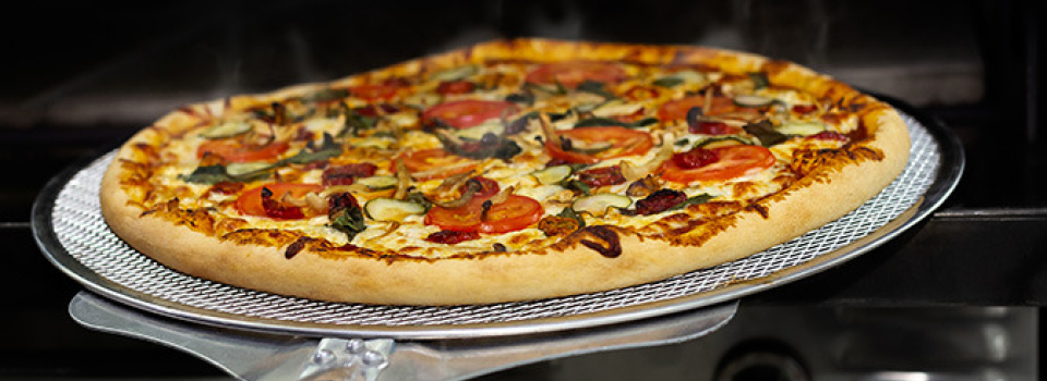 Pelle à Tourner les Pizzas : L’Indispensable de Votre Cuisine